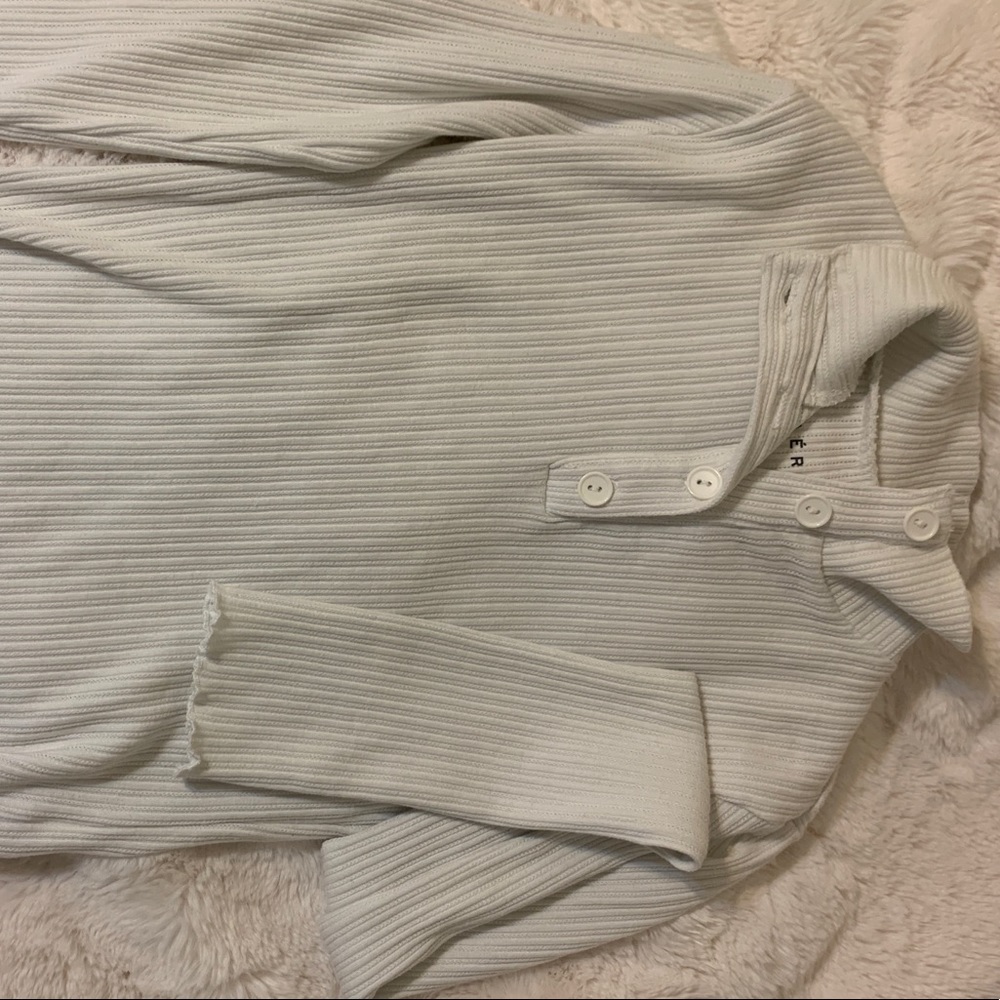 cream colored ( white ) Aéropostale long sleeve